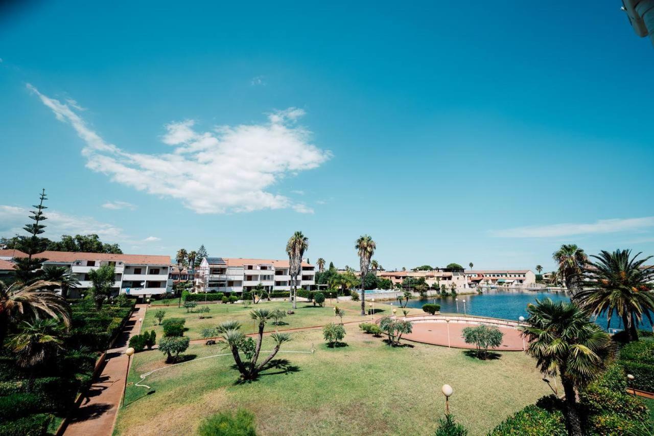 Casa Vacanze Lux By White Aparthotel I Casoni Екстериор снимка